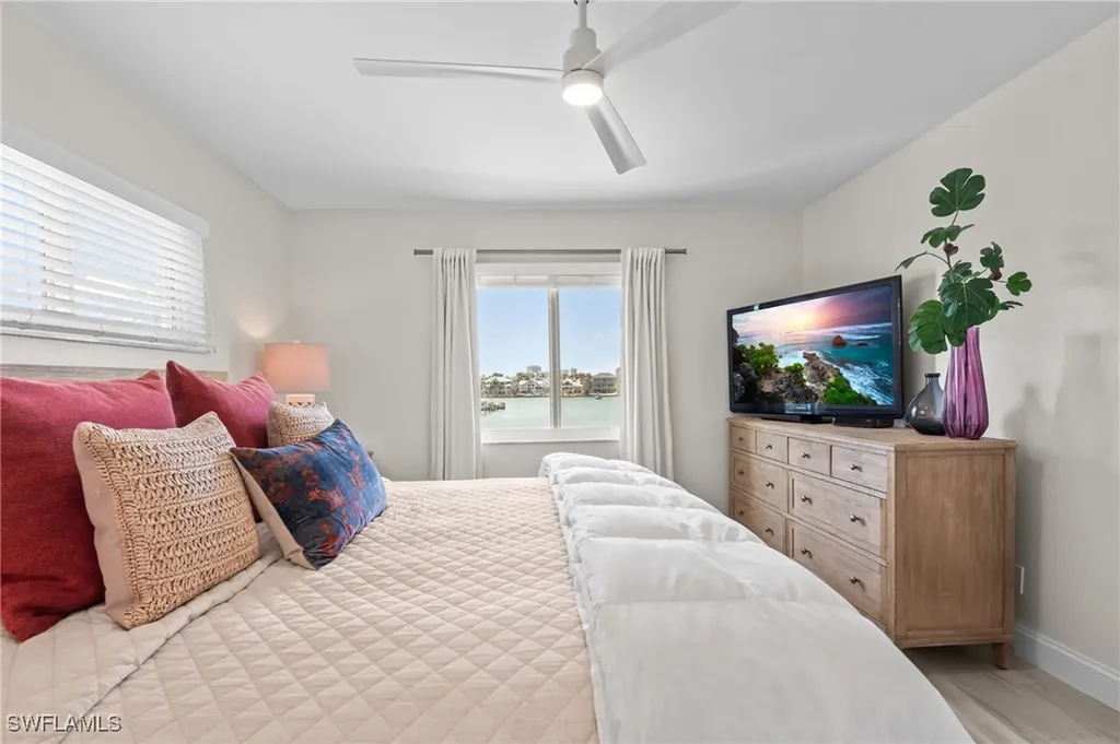 10682 Gulf Shore Drive Naples FL 34108