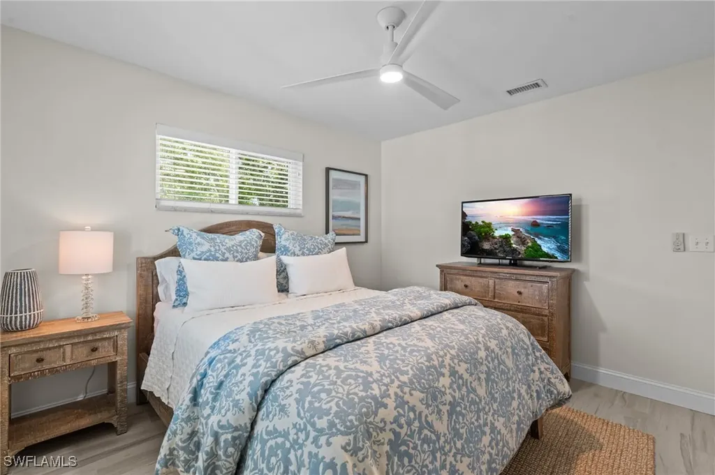 10682 Gulf Shore Drive Naples FL 34108