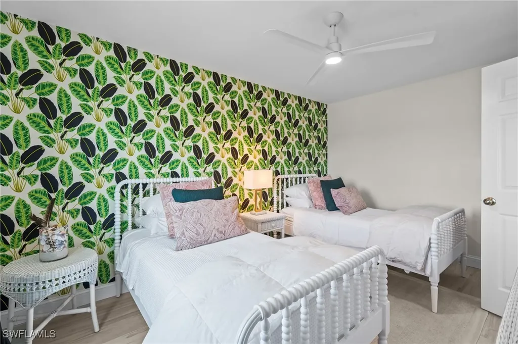 10682 Gulf Shore Drive Naples FL 34108