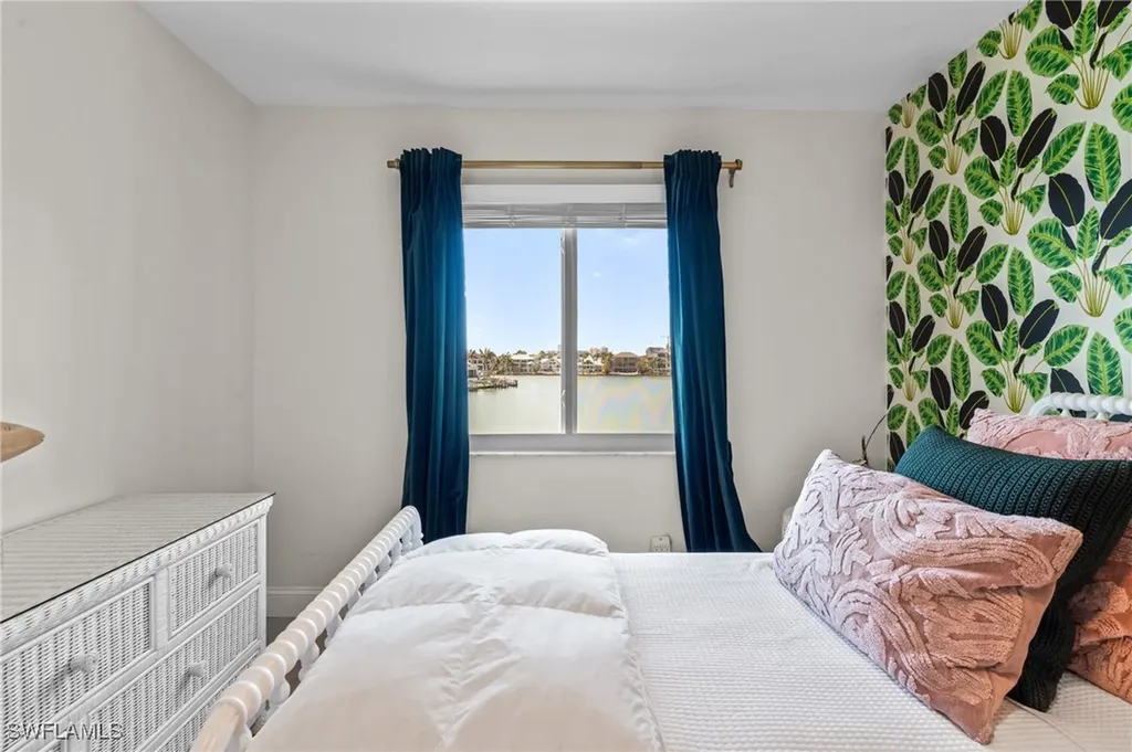 10682 Gulf Shore Drive Naples FL 34108