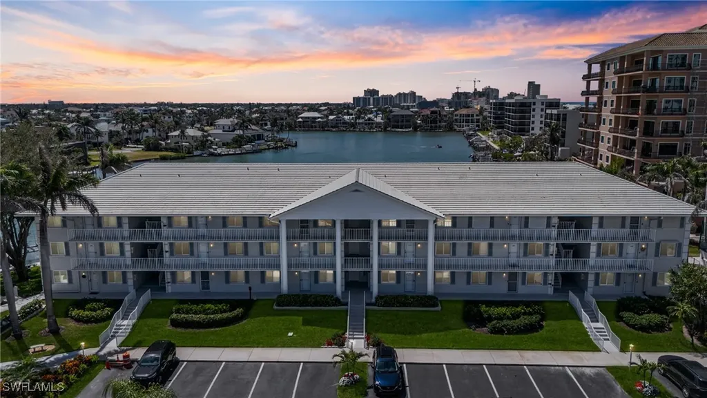 10682 Gulf Shore Drive Naples FL 34108