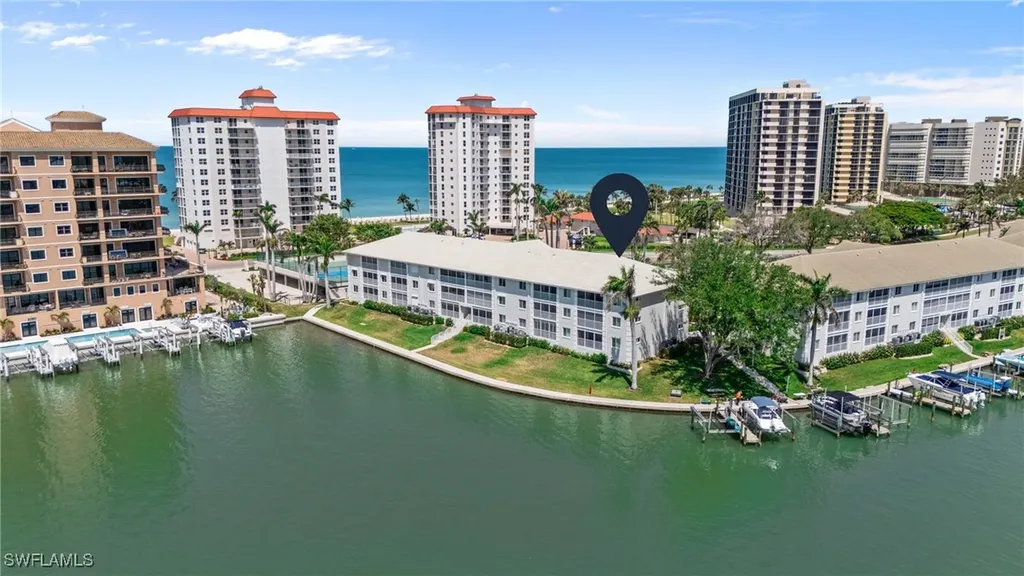 10682 Gulf Shore Drive Naples FL 34108