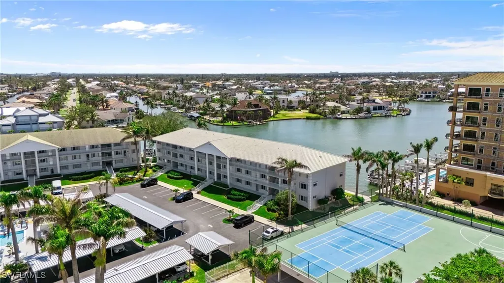 10682 Gulf Shore Drive Naples FL 34108