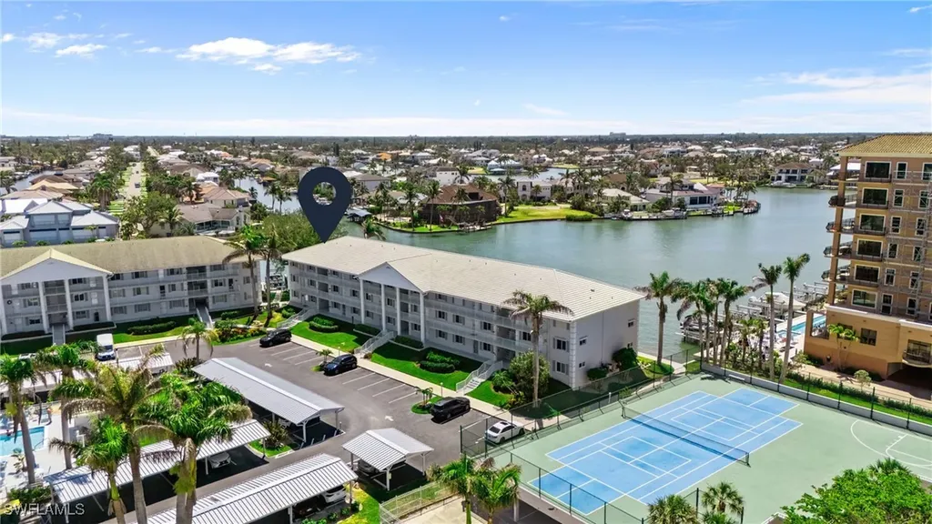 10682 Gulf Shore Drive Naples FL 34108