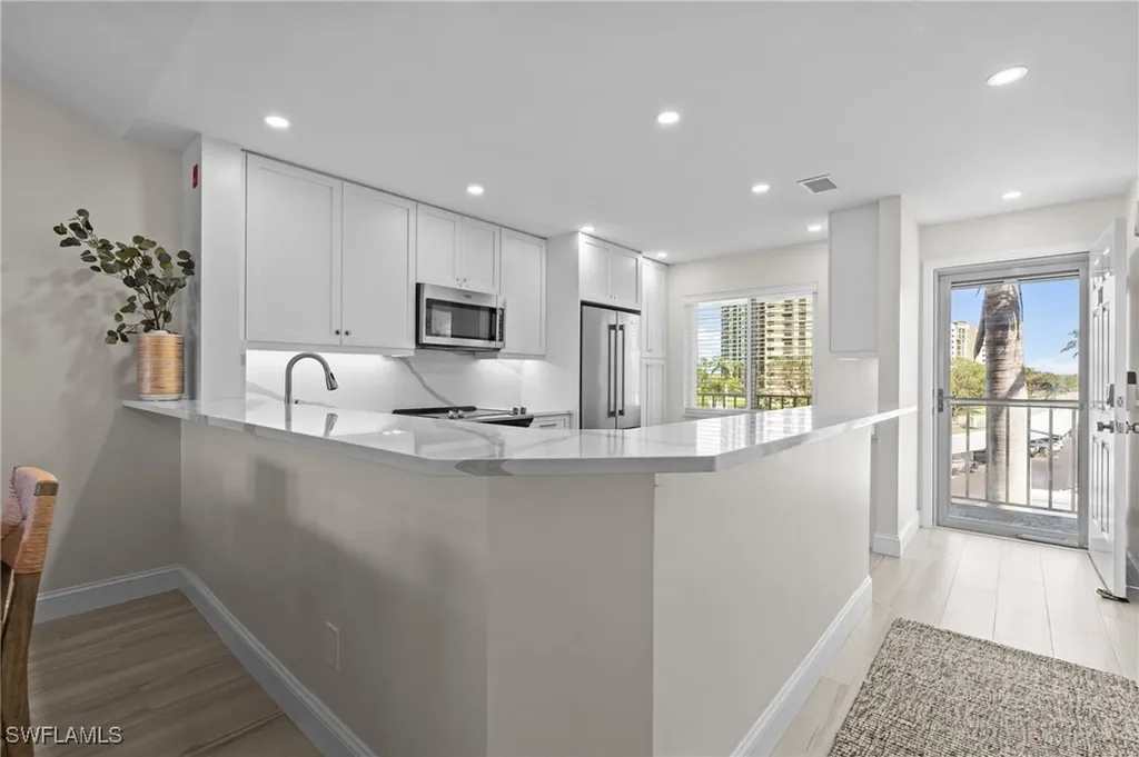 10682 Gulf Shore Drive Naples FL 34108