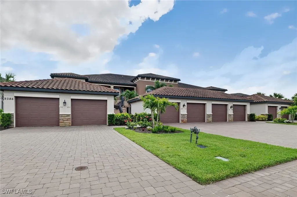 9386 Pocida Court Naples FL 34119