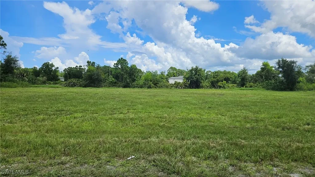 3811 NW 44th Terrace Cape Coral FL 33993