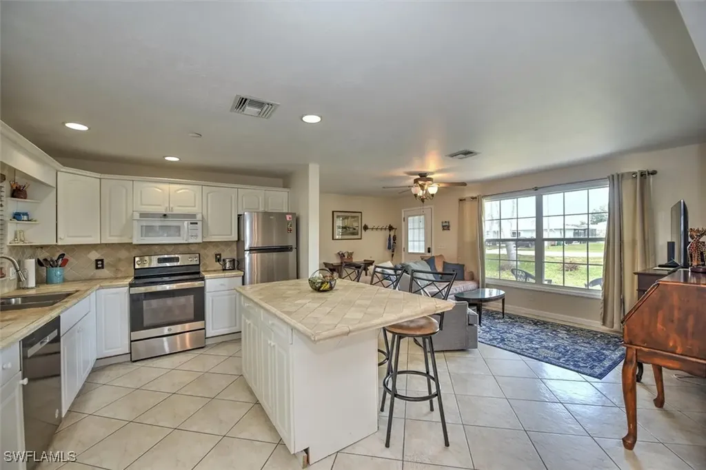 725 Sesame Court Cape Coral FL 33904