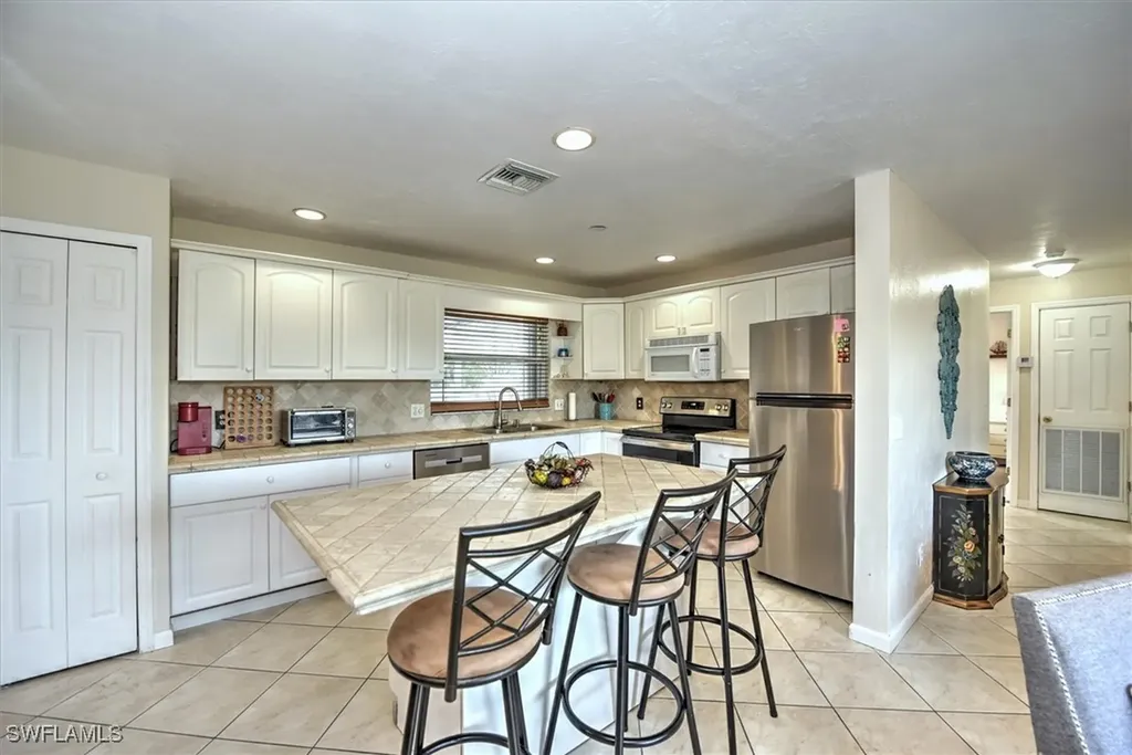 725 Sesame Court Cape Coral FL 33904