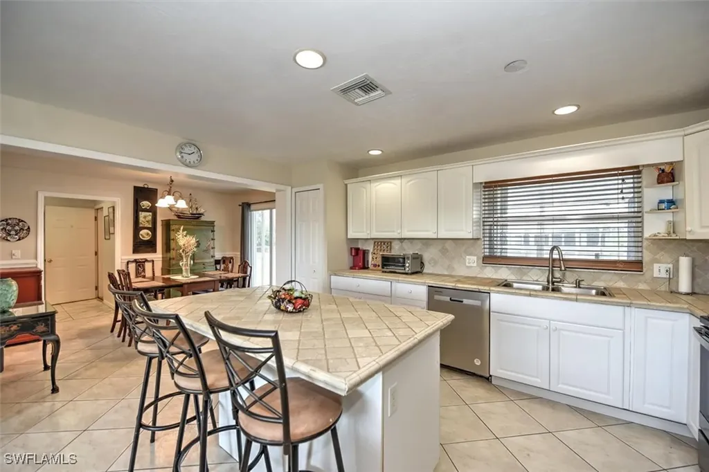 725 Sesame Court Cape Coral FL 33904