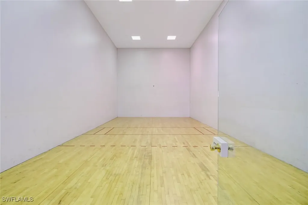 1265 Wildwood Lakes Boulevard Naples FL 34104