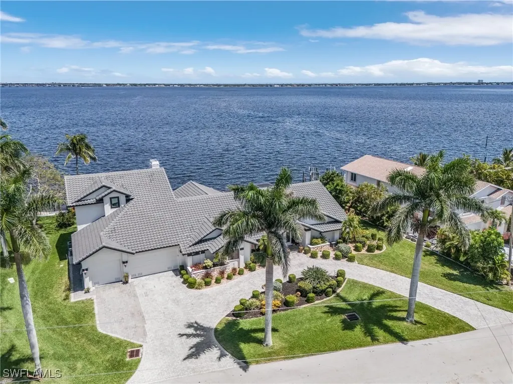 2803 SE 22nd Place Cape Coral FL 33904