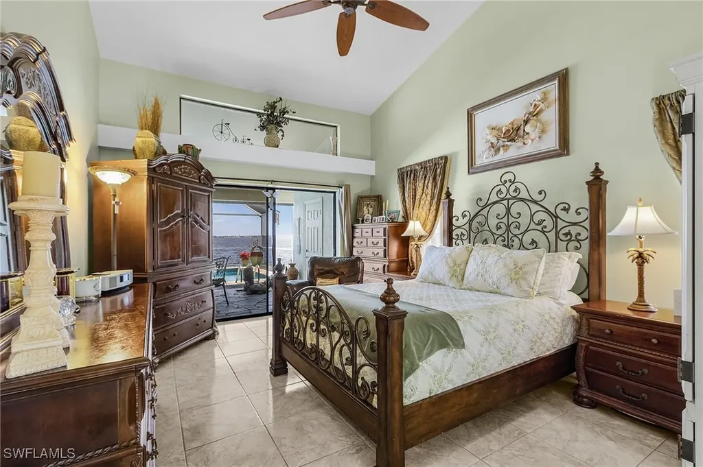 2803 SE 22nd Place Cape Coral FL 33904