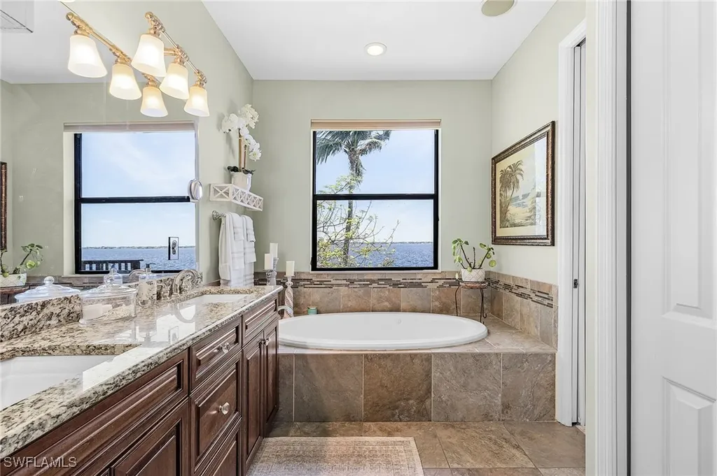 2803 SE 22nd Place Cape Coral FL 33904