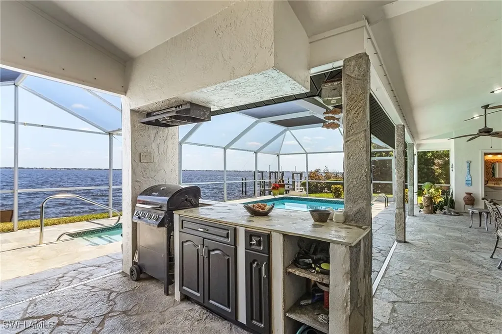 2803 SE 22nd Place Cape Coral FL 33904