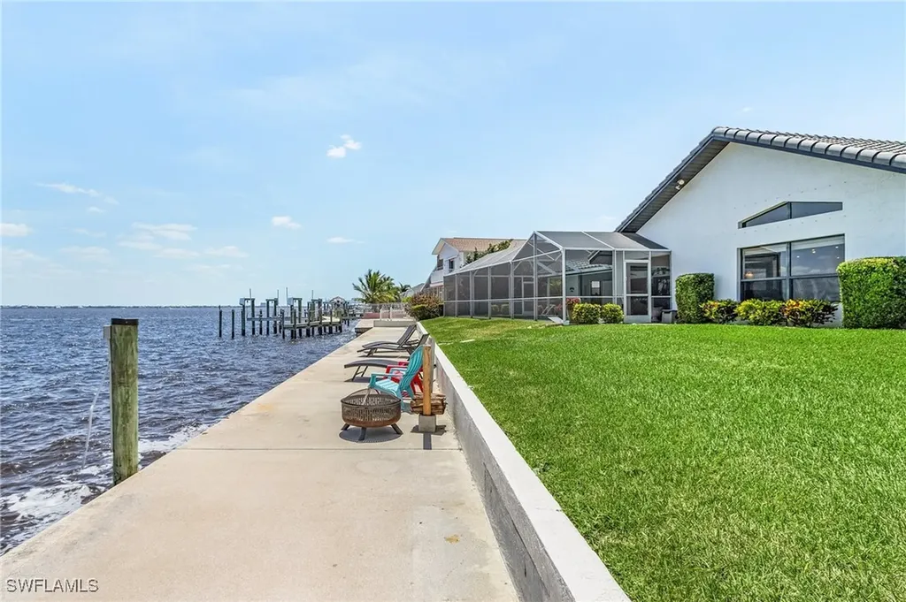 2803 SE 22nd Place Cape Coral FL 33904