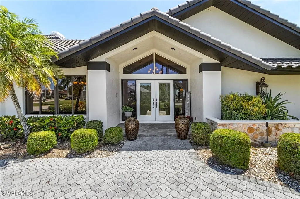 2803 SE 22nd Place Cape Coral FL 33904