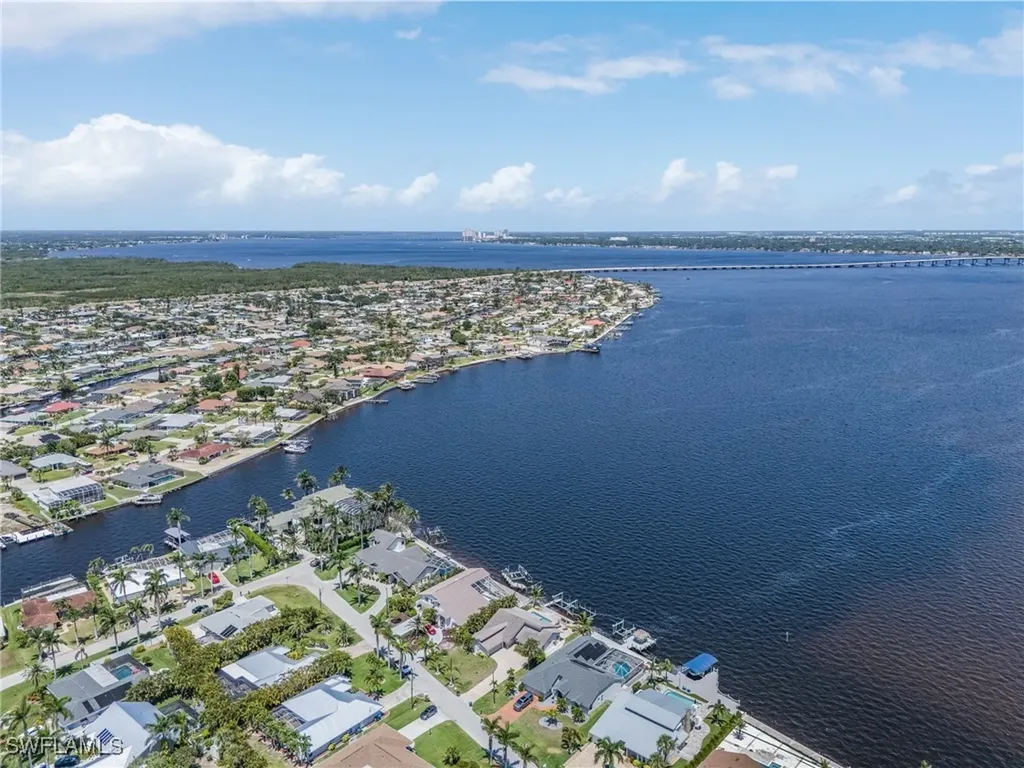 2803 SE 22nd Place Cape Coral FL 33904