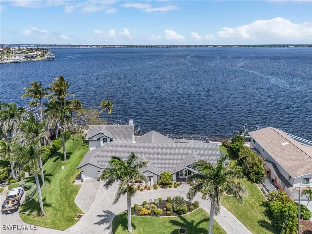 2803 SE 22nd Place Cape Coral FL 33904
