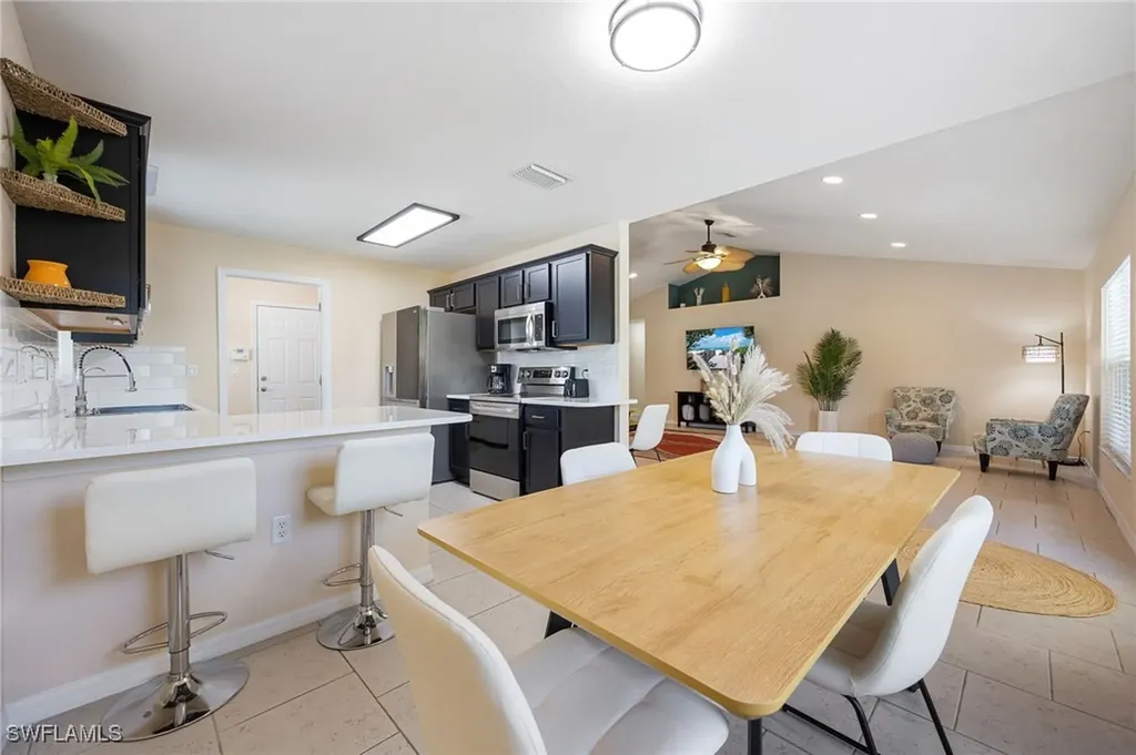2805 NW 4th Street Cape Coral FL 33993