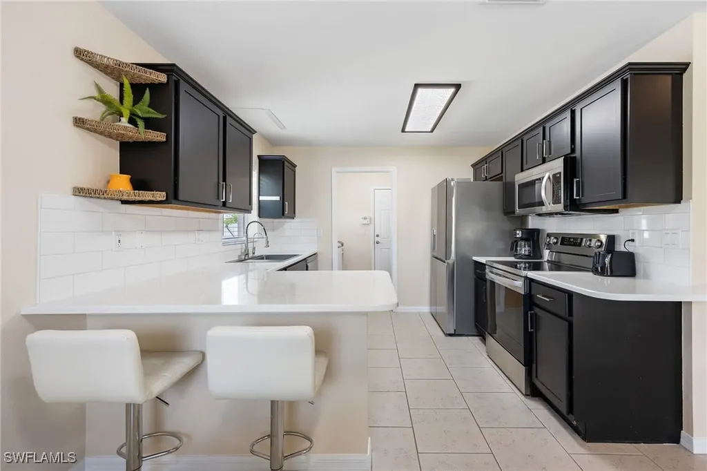 2805 NW 4th Street Cape Coral FL 33993