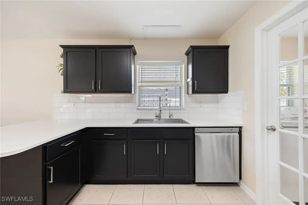 2805 NW 4th Street Cape Coral FL 33993
