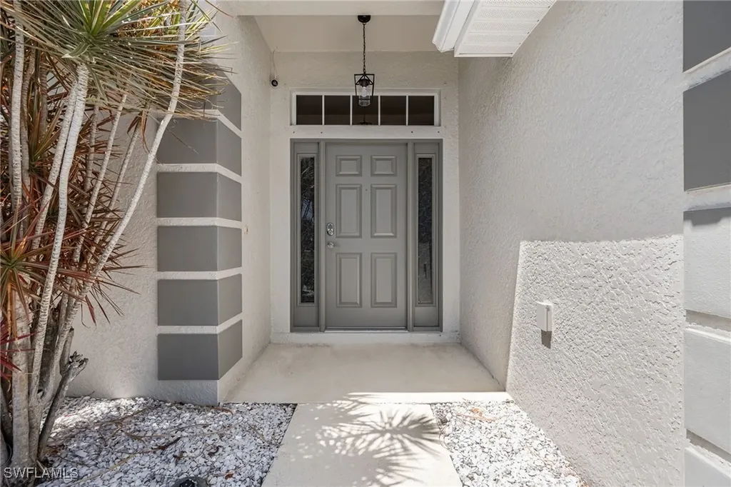 2805 NW 4th Street Cape Coral FL 33993