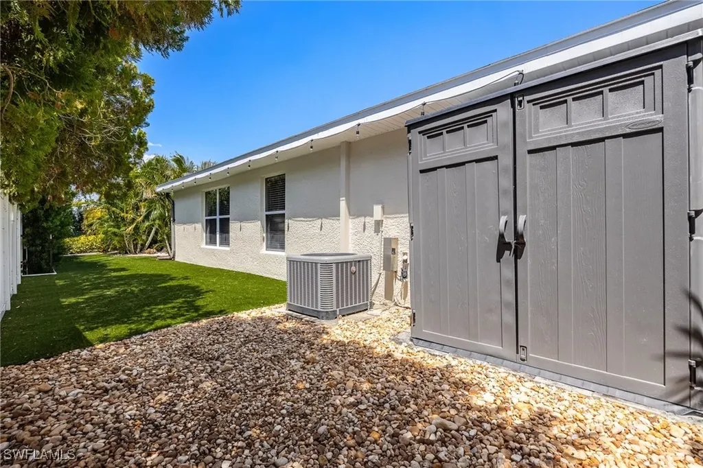 2805 NW 4th Street Cape Coral FL 33993