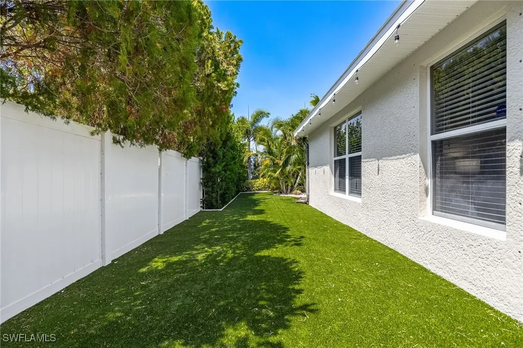 2805 NW 4th Street Cape Coral FL 33993