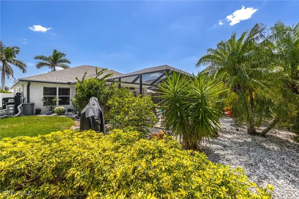 2805 NW 4th Street Cape Coral FL 33993