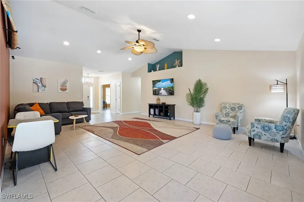 2805 NW 4th Street Cape Coral FL 33993