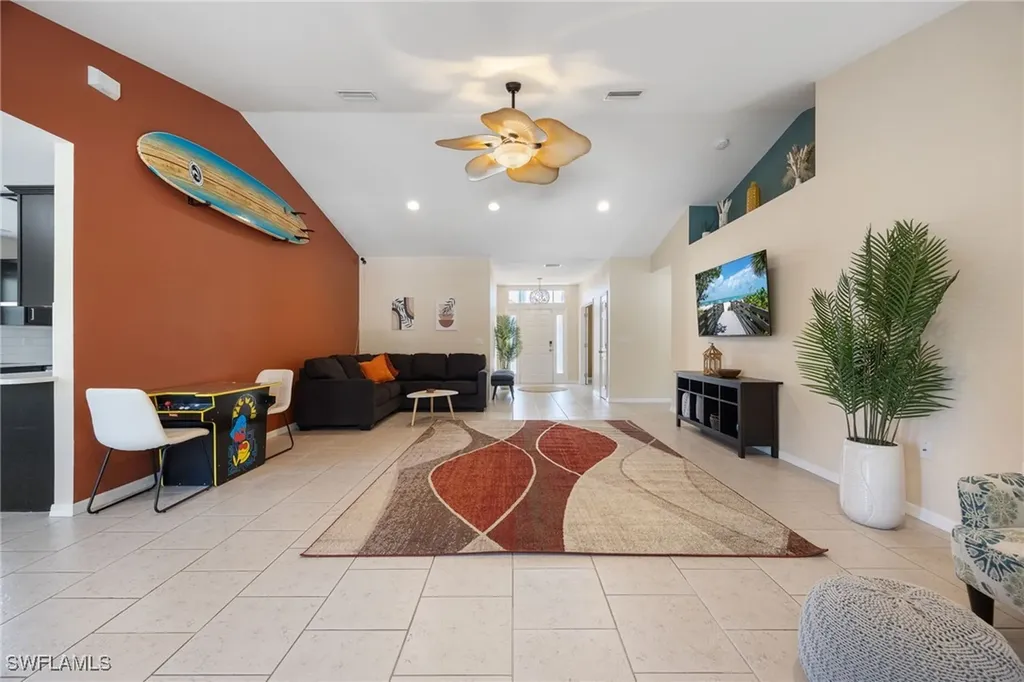 2805 NW 4th Street Cape Coral FL 33993