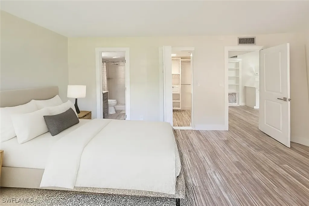 530 Broad Avenue S Naples FL 34102