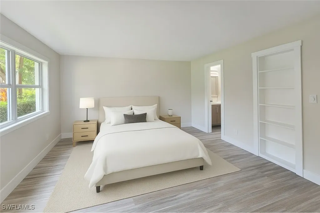 530 Broad Avenue S Naples FL 34102