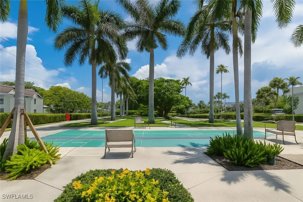 530 Broad Avenue S Naples FL 34102