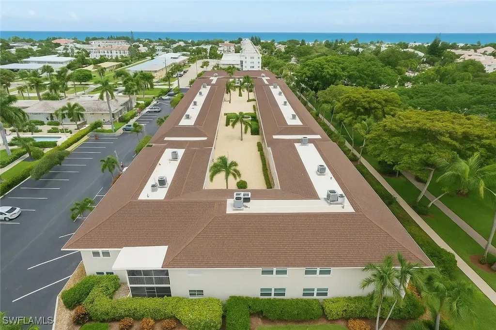 530 Broad Avenue S Naples FL 34102
