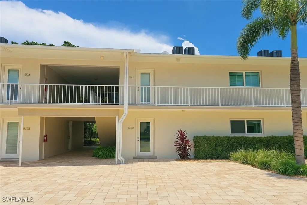 530 Broad Avenue S Naples FL 34102