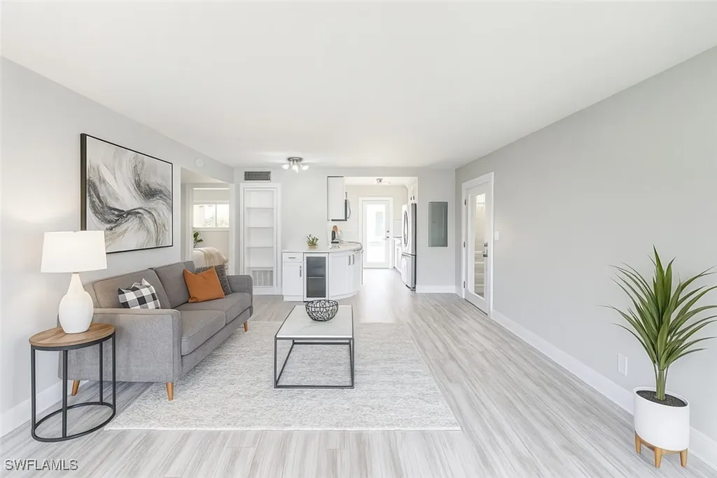 530 Broad Avenue S Naples FL 34102
