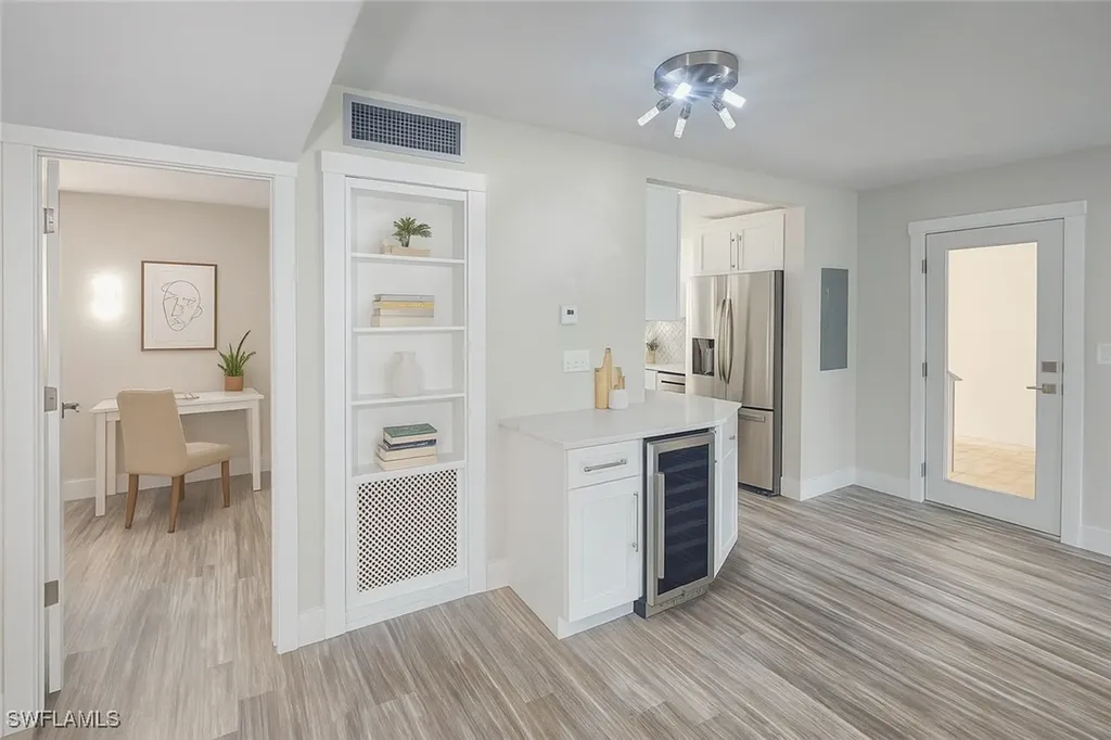 530 Broad Avenue S Naples FL 34102