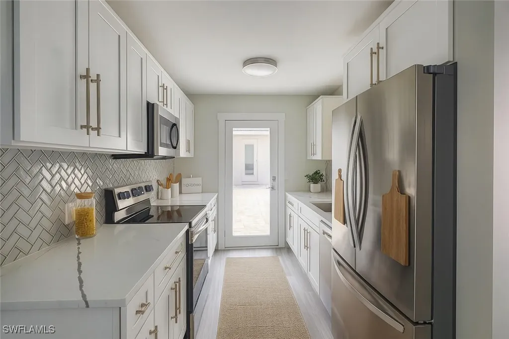 530 Broad Avenue S Naples FL 34102