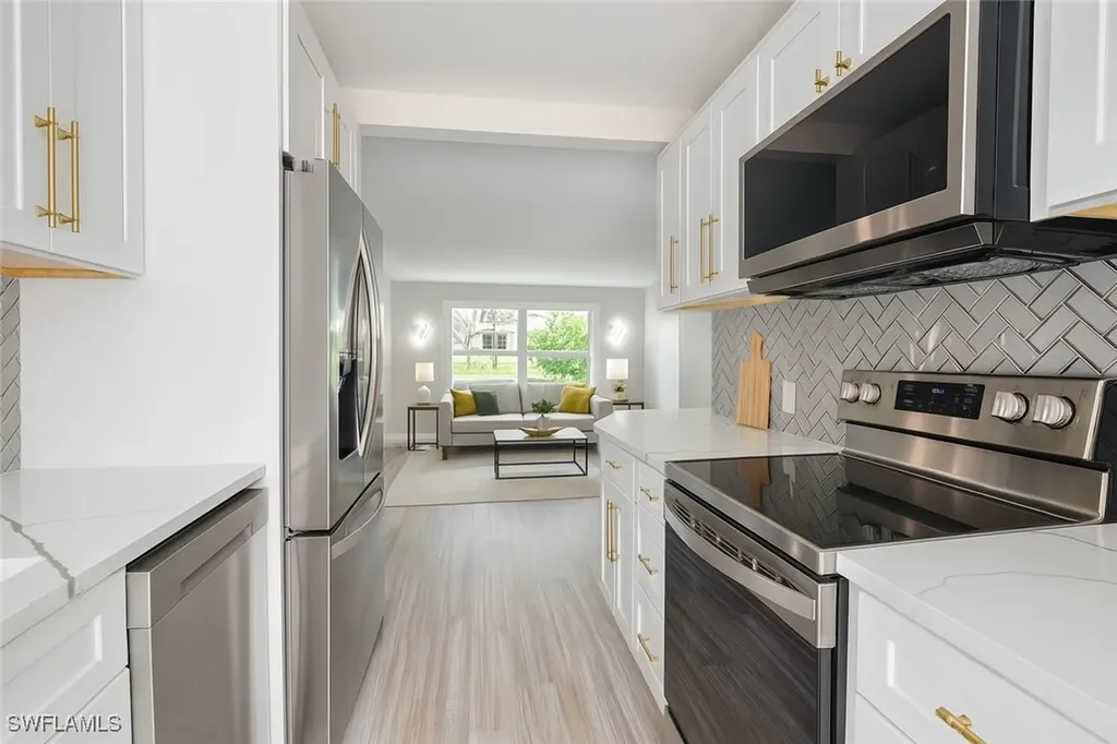 530 Broad Avenue S Naples FL 34102