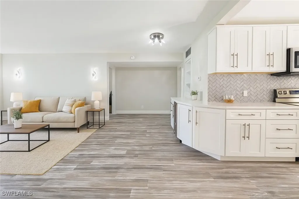 530 Broad Avenue S Naples FL 34102