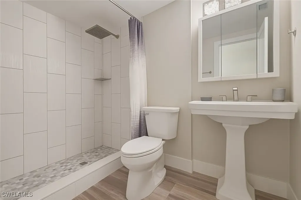 530 Broad Avenue S Naples FL 34102