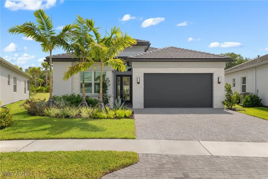 Naples FL, 12389 Dahlia Court