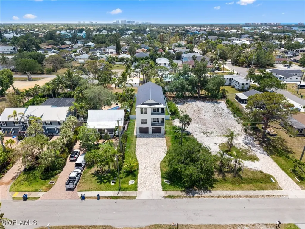 4451 Tarpon Avenue Bonita Springs FL 34134