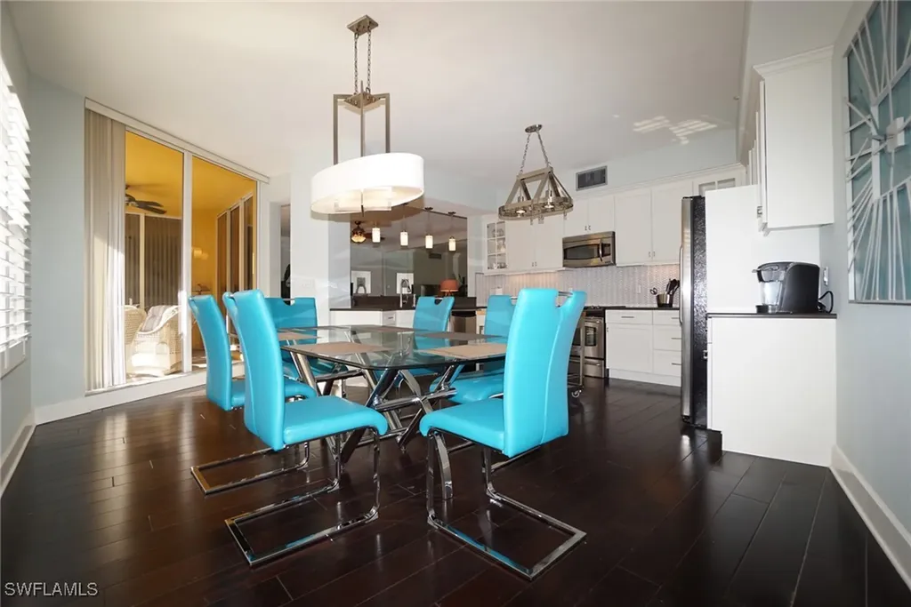 450 Bayfront Place Naples FL 34102-6468