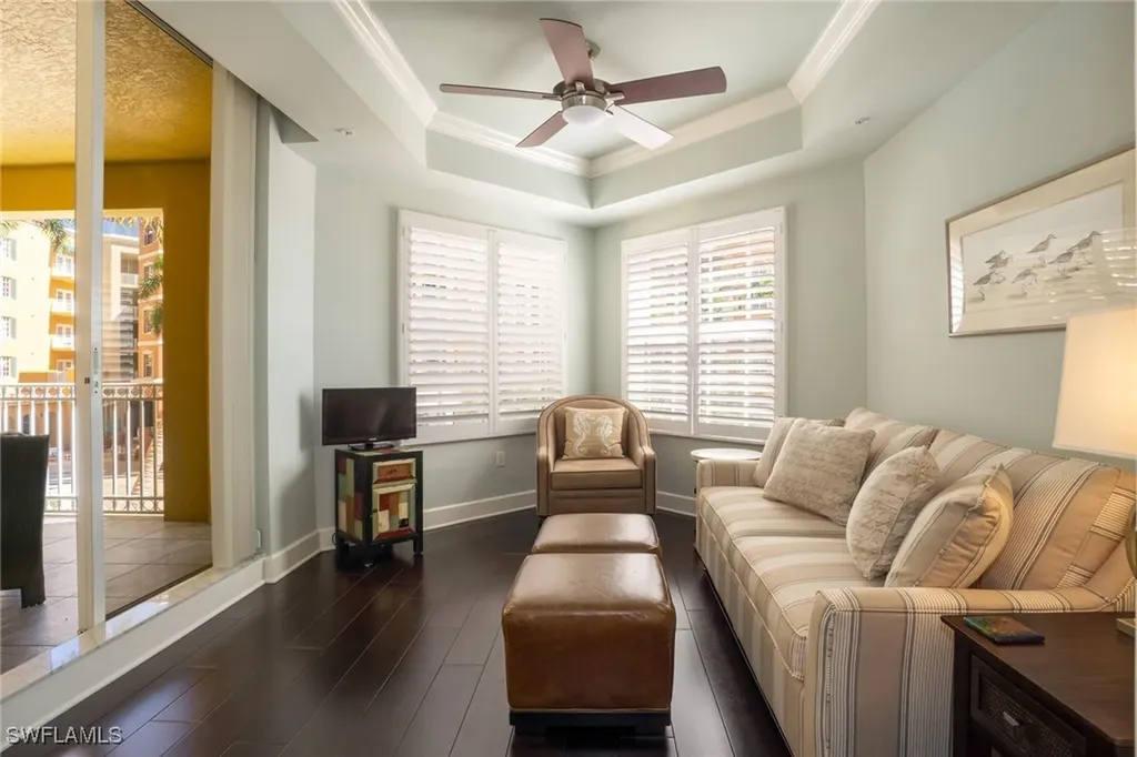 450 Bayfront Place Naples FL 34102-6468