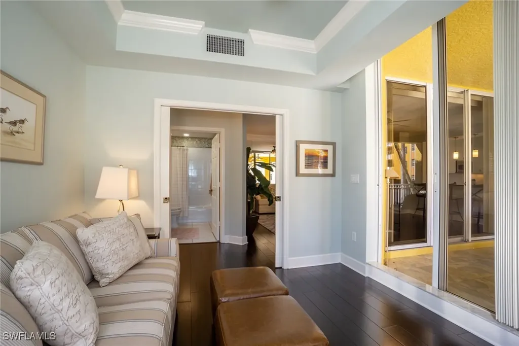 450 Bayfront Place Naples FL 34102-6468