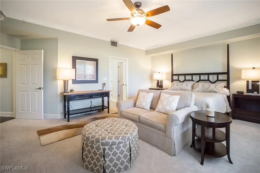 450 Bayfront Place Naples FL 34102-6468