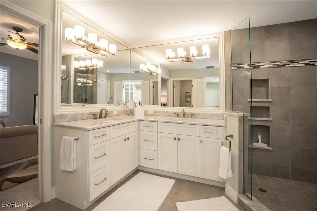 450 Bayfront Place Naples FL 34102-6468